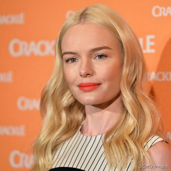 No Crackle 2016, Kate Bosworth apareceu com batom laranja e o restante da maquiagem mais neutra. Para combinar com o batom, o blush escolhido foi de tom quente